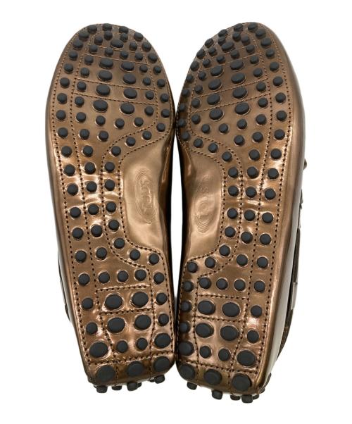 TOD'S（トッズ）TOD'S (トッズ) メタリックパテントドライビングシューズ ブラウン サイズ:6.5の古着・服飾アイテム