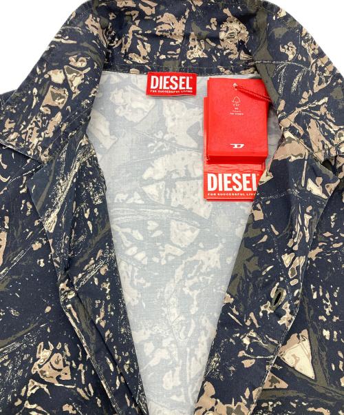 DIESEL（ディーゼル）DIESEL (ディーゼル) S-LINT リアルツリープリントS/Sシャツ グレー サイズ:48 未使用品の古着・服飾アイテム