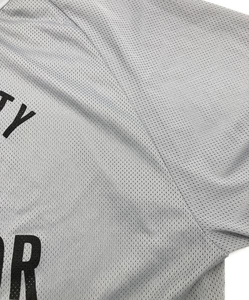 CMF OUTDOOR GARMENT（コンフィーアウトドアガーメント）CMF OUTDOOR GARMENT (コンフィーアウトドアガーメント) QUICK DRY TEE グレー サイズ:XLの古着・服飾アイテム