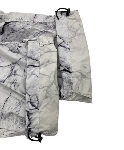 BEAMS（ビームス）BEAMS (ビームス) 撥水 総柄プリント スノー オーバーパンツ ホワイト×ブラック サイズ:Mの古着・服飾アイテム