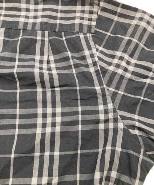 BURBERRY BLUE LABEL（バーバリー ブルー レーベル）BURBERRY BLUE LABEL (バーバリー ブルー レーベル) チェックシャツ ブラック サイズ:Mの古着・服飾アイテム