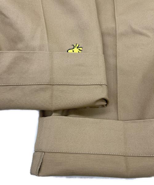 BROOKS BROTHERS（ブルックスブラザーズ）BROOKS BROTHERS (ブルックスブラザーズ) PEANUTS (ピーナッツ) コットンツイルウッドストックエンブロイダリーチノパンツ ブラウン サイズ:W34の古着・服飾アイテム