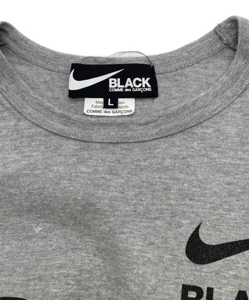 BLACK COMME des GARCONS（ブラックコムデギャルソン）BLACK COMME des GARCONS (ブラックコムデギャルソン) NIKE (ナイキ) ロゴTシャツ グレー サイズ:Lの古着・服飾アイテム