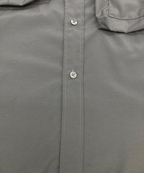 DAIWA PIER39（ダイワ ピア39）DAIWA PIER39 (ダイワ ピア39) B-SHOP (ビショップ) 別注 スタンドカラーショートスリーブシャツ グレー サイズ:Mの古着・服飾アイテム