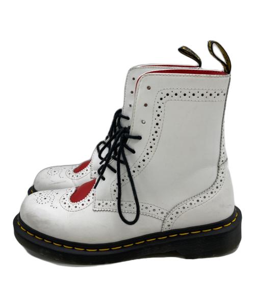 Dr.Martens（ドクターマーチン）Dr.Martens (ドクターマーチン) BENTLEY II HRT BROGUE 8-EYE BOOT W/HEART ホワイト サイズ:24の古着・服飾アイテム