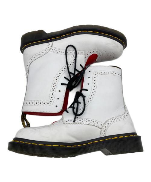 Dr.Martens（ドクターマーチン）Dr.Martens (ドクターマーチン) BENTLEY II HRT BROGUE 8-EYE BOOT W/HEART ホワイト サイズ:24の古着・服飾アイテム