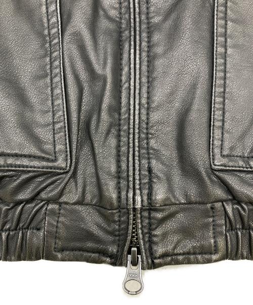 FREAK'S STORE（フリークスストア）FREAK'S STORE (フリークスストア) ウォッシュ加工 レザレッド スタンドカラー ジップアップ ショートブルゾン ブラック サイズ:Lの古着・服飾アイテム