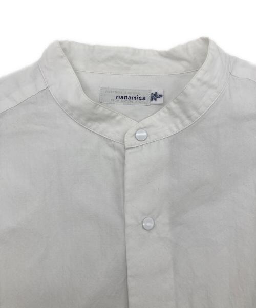 nanamica（ナナミカ）nanamica (ナナミカ) バンドカラーシャツ ホワイト サイズ:Sの古着・服飾アイテム