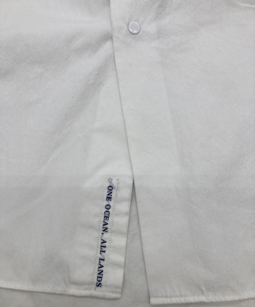 nanamica（ナナミカ）nanamica (ナナミカ) バンドカラーシャツ ホワイト サイズ:Sの古着・服飾アイテム