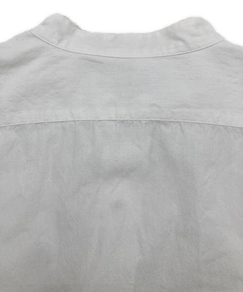 nanamica（ナナミカ）nanamica (ナナミカ) バンドカラーシャツ ホワイト サイズ:Sの古着・服飾アイテム