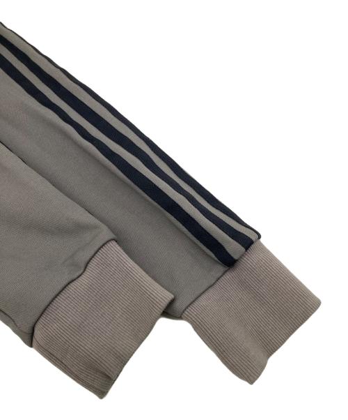 adidas（アディダス）adidas (アディダス) ロゴトラックジャケット グレー サイズ:Lの古着・服飾アイテム