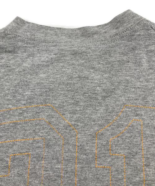 stussy（ステューシー）stussy (ステューシー) 紺タグ　刺繍Tシャツ グレー サイズ:Sの古着・服飾アイテム