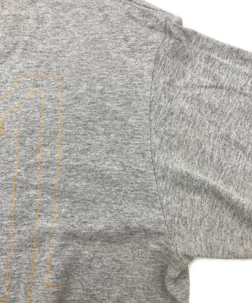 stussy（ステューシー）stussy (ステューシー) 紺タグ　刺繍Tシャツ グレー サイズ:Sの古着・服飾アイテム