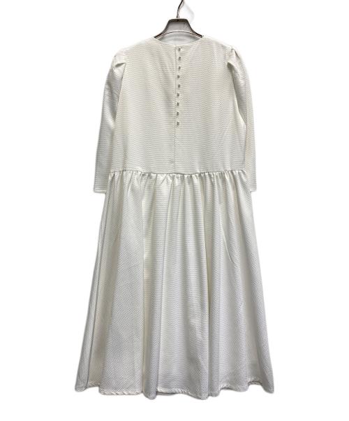huit（ユイット）huit (ユイット) バックパール ロング ワンピース ホワイト サイズ:xsの古着・服飾アイテム