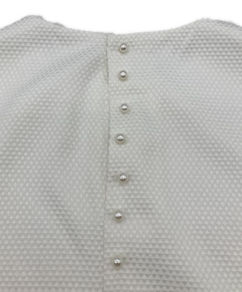 huit（ユイット）huit (ユイット) バックパール ロング ワンピース ホワイト サイズ:xsの古着・服飾アイテム