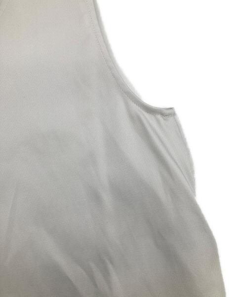 YORI（ヨリ）yori (ヨリ) ノースリーブワンピース ホワイト サイズ:36の古着・服飾アイテム