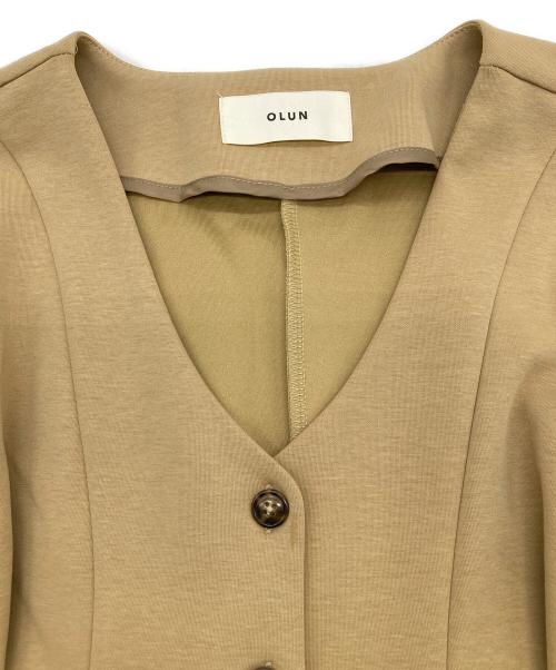 OLUN（オルン）olun (オルン) コクーンペプラムカーディガン ベージュ サイズ:Mの古着・服飾アイテム