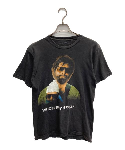 RIPPLE JUNCTION（リップルジャンクション）RIPPLE JUNCTION (リップルジャンクション) HANGOVER 2010 ALAN&BABY WHOSE BABY IS THIS? TEE ブラック サイズ:Mの古着・服飾アイテム