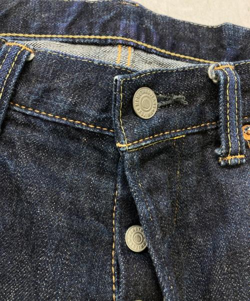 MOMOTARO JEANS（桃太郎ジーンズ）MOMOTARO JEANS (桃太郎ジーンズ) 出陣ストレートデニムパンツ インディゴ サイズ:W33の古着・服飾アイテム