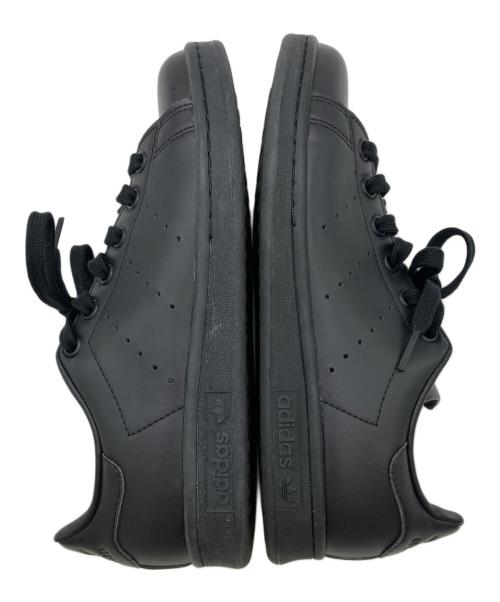 adidas（アディダス）adidas (アディダス) ローカットスニーカー/スタンスミス ブラック サイズ:23の古着・服飾アイテム