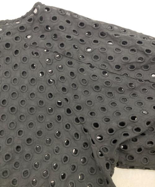 Spick and Span（スピック＆スパン）Spick and Span (スピック＆スパン) 25SS カットワークドットボートネックブラウス ブラック サイズ:FREEの古着・服飾アイテム