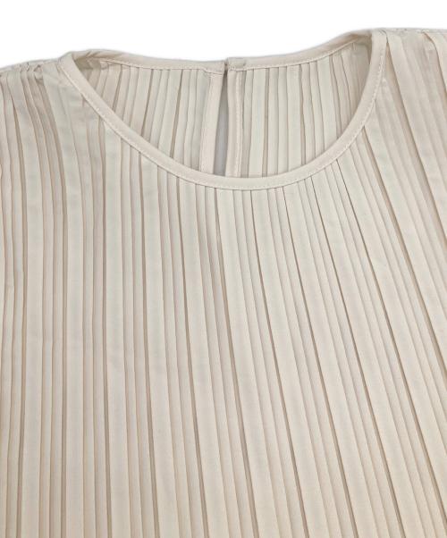 acka（エーシーケーエー）acka (エーシーケーエー) プリーツワンピース ベージュ サイズ:FREEの古着・服飾アイテム