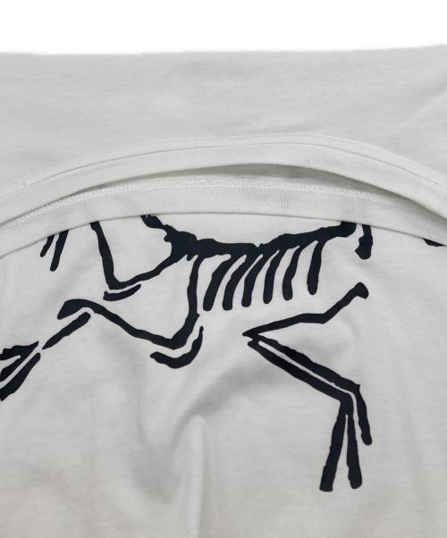 ARC'TERYX（アークテリクス）ARC'TERYX (アークテリクス) ロゴTEE ホワイト サイズ:Lの古着・服飾アイテム