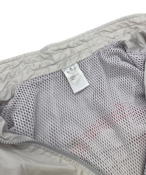 adidas（アディダス）adidas (アディダス) 90’Sナイロンジャケット ホワイト×レッド サイズ:不明の古着・服飾アイテム