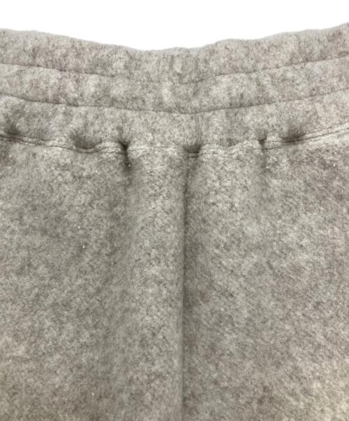 SEEALL（シーオール）SEEALL (シーオール) CROPPED BUGGY SWEAT PANTS ベージュ サイズ:Mの古着・服飾アイテム