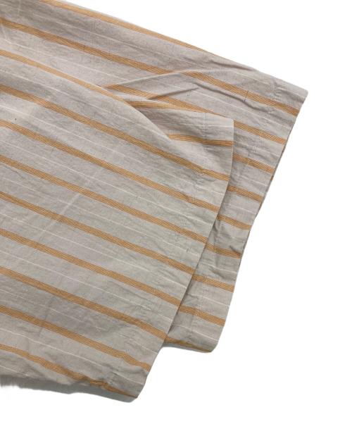 Pilgrim Surf+Supply（ピルグリム サーフサプライ）PILGRIM SURF+SUPPLY (ピルグリム サーフサプライ) 25SS Johnny Stripe Short Sleeve Shirt ベージュ サイズ:Mの古着・服飾アイテム