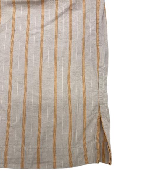 Pilgrim Surf+Supply（ピルグリム サーフサプライ）PILGRIM SURF+SUPPLY (ピルグリム サーフサプライ) 25SS Johnny Stripe Short Sleeve Shirt ベージュ サイズ:Mの古着・服飾アイテム