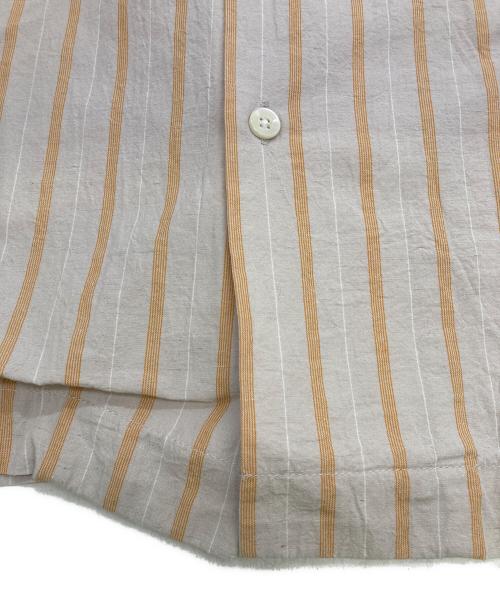 Pilgrim Surf+Supply（ピルグリム サーフサプライ）PILGRIM SURF+SUPPLY (ピルグリム サーフサプライ) 25SS Johnny Stripe Short Sleeve Shirt ベージュ サイズ:Mの古着・服飾アイテム