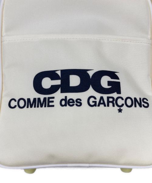 CDG（シーディージー）CDG (シーディージー) ナイロンクラシック ショルダーバッグ ベージュの古着・服飾アイテム
