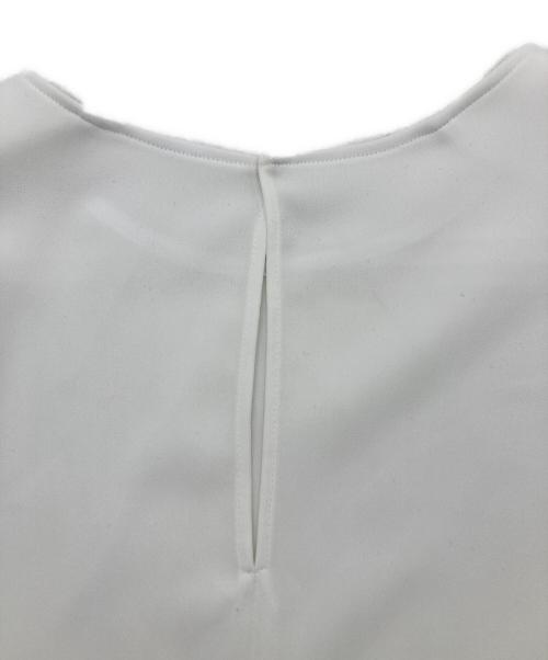 E by e clat（イーバイエクラ）e by e clat (イーバイエクラ) とろみ】華奢見えブラウス ホワイト サイズ:SIZE40の古着・服飾アイテム