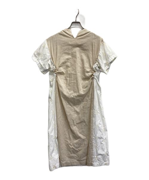 TAO COMME des GARCONS（タオ コムデギャルソン）TAO COMME des GARCONS (タオ コムデギャルソン) AD2023 花刺繍切替ワンピース ベージュ サイズ:Mの古着・服飾アイテム