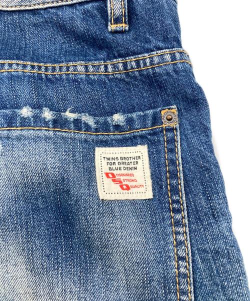 DSQUARED2（ディースクエアード）DSQUARED2 (ディースクエアード) クロップドデニムパンツ インディゴ サイズ:44の古着・服飾アイテム