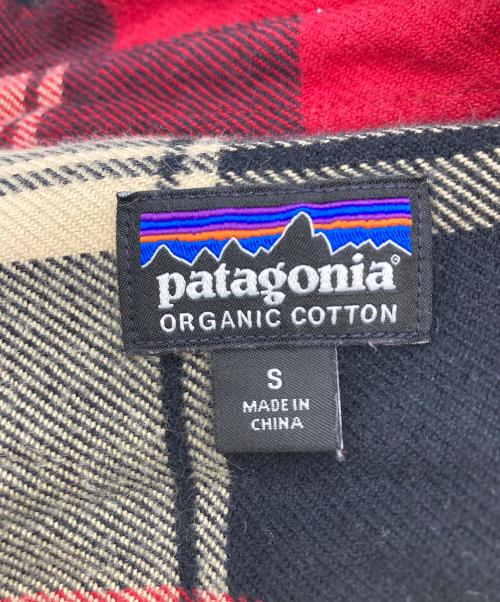 Patagonia（パタゴニア）Patagonia (パタゴニア) チェックネルシャツ レッド×ブラック サイズ:Sの古着・服飾アイテム