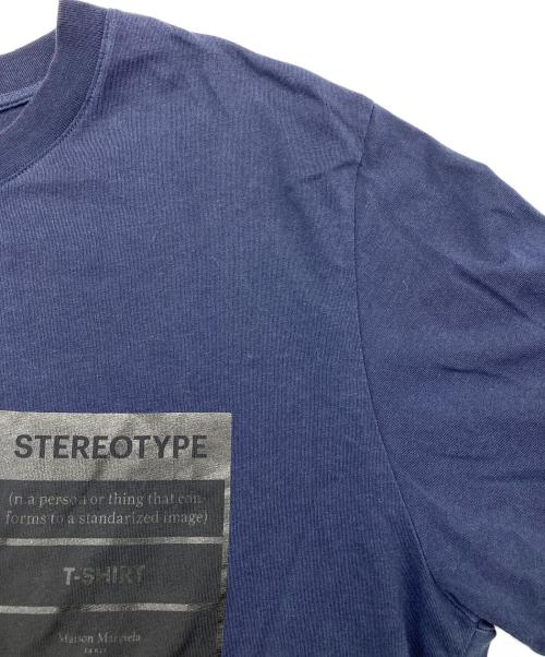 Maison Margiela（メゾンマルジェラ）Maison Margiela (メゾンマルジェラ) ステレオタイプ ロゴTシャツ ネイビー サイズ:48の古着・服飾アイテム