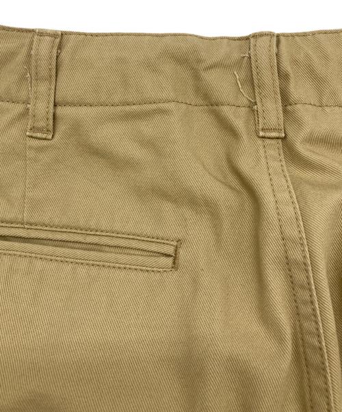 Needles（ニードルズ）Needles (ニードルズ) ミリタリー チノトラウザーズ ヒザデルパンツ ベージュ サイズ:Sの古着・服飾アイテム