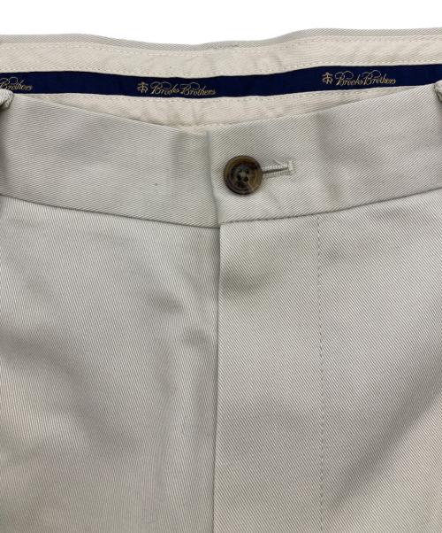 BROOKS BROTHERS（ブルックスブラザーズ）BROOKS BROTHERS (ブルックスブラザーズ) センタープレスチノパンツ ベージュ サイズ:W33×L30の古着・服飾アイテム