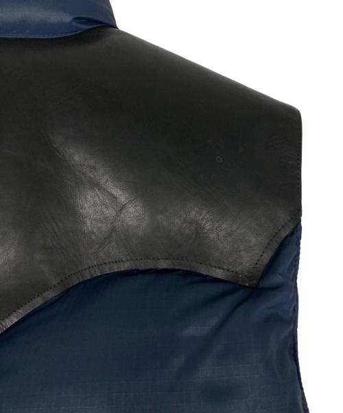 RockyMountainFeatherBed（ロッキーマウンテンフェザーベッド）RockyMountainFeatherBed (ロッキーマウンテンフェザーベッド) WAREHOUSE (ウエアハウス) RIP STOP NYLON DOWN VEST ネイビー×ブラック サイズ:42の古着・服飾アイテム