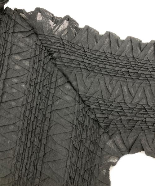 ISSEY MIYAKE FETE（イッセイミヤケフェット）ISSEY MIYAKE FETE (イッセイミヤケフェット) ハイネック ジグザグプリーツ シアーシャツ ブラック サイズ:SIZE2の古着・服飾アイテム