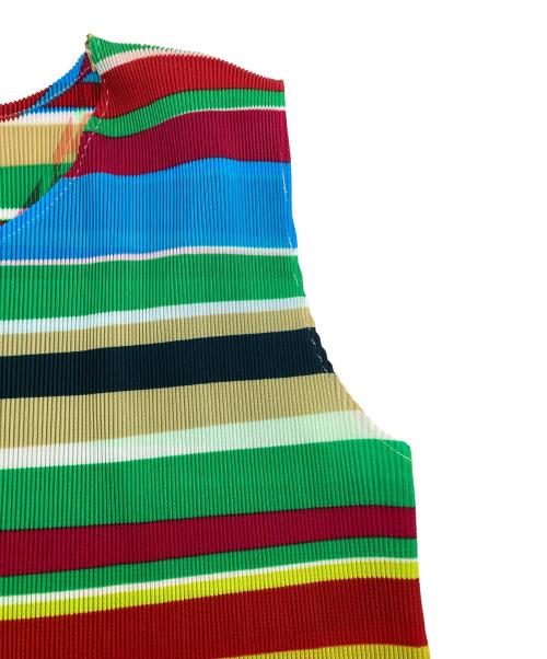 PLEATS PLEASE（プリーツプリーズ）PLEATS PLEASE (プリーツプリーズ) ノースリーブプリーツカットソー レッド×グリーン サイズ:3の古着・服飾アイテム