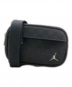 JORDANジョーダン）の古着「MONOGRAM CAMERA BAG」｜ブラック