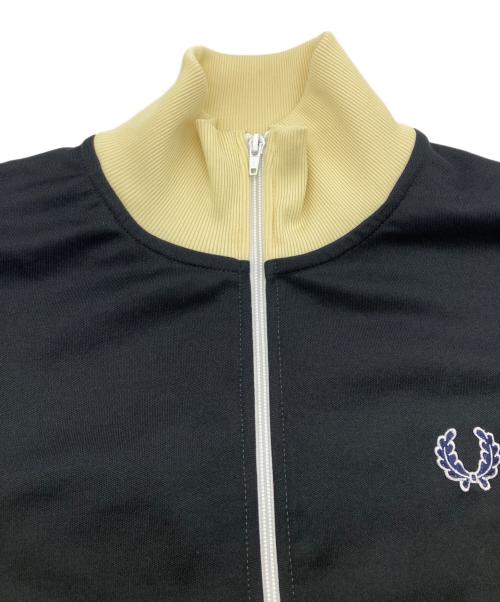 FRED PERRY（フレッドペリー）FRED PERRY (フレッドペリー) トラックジャケット ベージュ×ブラック サイズ:Sの古着・服飾アイテム