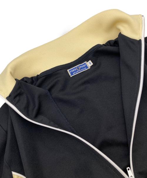 FRED PERRY（フレッドペリー）FRED PERRY (フレッドペリー) トラックジャケット ベージュ×ブラック サイズ:Sの古着・服飾アイテム