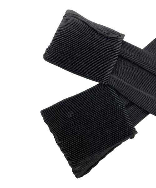 ISSEY MIYAKE FETE（イッセイミヤケフェット）ISSEY MIYAKE FETE (イッセイミヤケフェット) プリーツカーディガン ブラック サイズ:01の古着・服飾アイテム