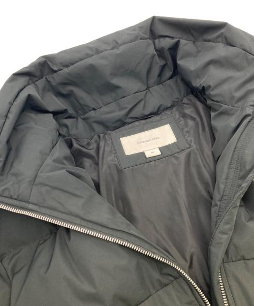 Calvin Klein（カルバンクライン）Calvin Klein (カルバンクライン) W'S VOLUME NECK CROPPED DOWN PUFFER ブラック サイズ:XSの古着・服飾アイテム