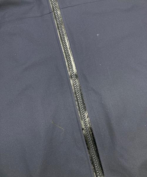 ARC'TERYX（アークテリクス）ARC'TERYX (アークテリクス) BETA JACKET ネイビー サイズ:Lの古着・服飾アイテム