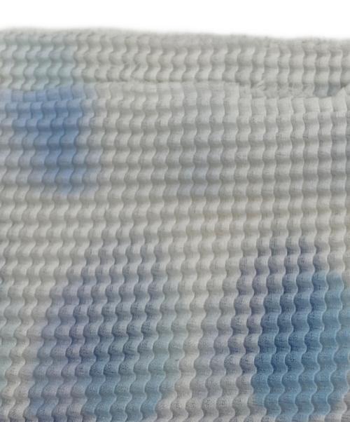ISSEY MIYAKE me（イッセイ ミヤケ ミー）ISSEY MIYAKE me (イッセイ ミヤケ ミー) ハイネックデザインプリーツカットソー ホワイト×グリーン サイズ:-の古着・服飾アイテム